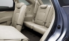 ... ESP, ABS und Airbags sind an Bord. Doch das war es auch schon. Abstandstempomat, Überholassistent und eine Luftfeder oder elektronische Dämpfer für hohe Lasten oder Autobahnfahrten gibt es nicht einmal gegen Aufpreis. Bei der Zuladung hält sich der ix55 ebenfalls zurück. Maximale 560 Kilogramm sind nicht viel, denn es gibt Platz für sieben Personen und einiges an Gepäck. Ernsthaft zumuten kann man den Innenraum jedoch nur fünf Insassen. Foto: press-inform