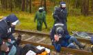 Vor Großeinsätzen wie beim Castortransport werden unzählige Polizisten in Bereitschaft versetzt. Foto: ap