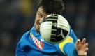 Der Hoffenheimer Kapitän Per Nilsson spielt den Ball mit der Hand. Das Handspiel passierte vor dem Strafraum - trotzdem gab es Strafstoß für Mönchengladbach. Foto: dpa