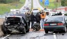Bei der Massenkarambolage auf der A5 bei Homberg in Hessen sind mehrere Menschen zum Teil schwer verletzt worden. Die Zahl sei in jedem Fall zweistellig, sagte ein Polizeisprecher. Eine zunaächst genannte Zahl von 17 Verletzten wollte er nicht bestätigen. Das werde noch ermittelt. Insgesamt waren den Angaben zufolge an der Großunfallstelle auf der Autobahn kurz vor der Anschlussstelle Homberg (Ohm) mehr als 20 Fahrzeuge beteiligt. Foto: dapd