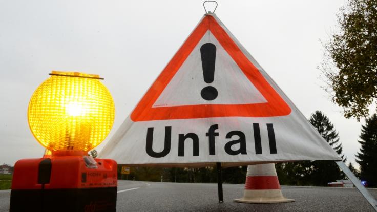 Bei einem Busunfall sind Abiturienten aus Sachsen in Italien verunglückt (Symbolbild).