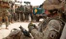 In this undated handout photo from the MOD made available on Saturday, July, 31, 2010, unidentified British troops and Afghan National Security forces (ANSF) take part in Operation Tor Shezada, meaning Black Prince in Pashtu, a mission attempting to clear known insurgents, in Sayedebad, Central Helmand, Afghanistan. (AP Photo/MOD, Cpl. Gary Kendall, HO) Foto: ap