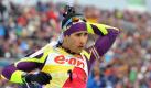 Martin Fourcade ist trotz vier Schießfehlern auch in der Verfolgung nicht zu schlagen. Foto: Andreas Gebert Foto: dpa