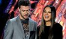 Alles richtig gemacht: Mila Kunis trug zu den MTV Movie Awards Top und Rock von Balmain. Foto: dapd