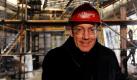 Intendant Christian Seeler steht im Bieberhaus in Hamburg auf der Baustelle des Neubaus des Ohnsorg-Theaters auf der zukünftigen Bühne. Das Theater soll ab der Spielzeit 2011/12 vom 28. August an ein neues Domizil haben. 75 Jahre lang spielte das Ensemble in den Großen Bleichen. Foto: dpa