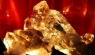 Ein Bergkristall wird auf den Mineralientagen in München ausgestellt. Die Mineralientage haben noch bis zum 1. November auf dem Messegelände München geöffnet. Foto: dpa