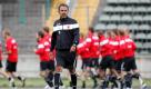 Der kleine Feldherr: Augsburgs Trainer Jos Luhukay startet mit dem FCA in das Abenteuer Bundesliga.
 Foto: dapd