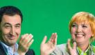 Haben weiterhin Grund zur Freude. Die Grünen kommen unverändert auf 23 Prozent: Parteichefs Cem Özdemir und Claudia Roth. (Archivbild) Foto: dpa