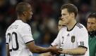 Marcel Jansen: Kam für Boateng (52.) und fügte sich gut ein. Sergio Ramos stoppte er mit einer starken Grätsche (62.). Sorgte für gute Offensivakzente, was Pedro allerdings eine große Konterchance eröffnete (83.). Note: 3. Foto: ap