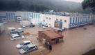 Ein von den Wassermassen überfluteter Industriekomplex im Süden Frankreichs. Foto: dpa