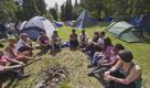 This Thursday July 21, 2011 photo shows young people on the Labour Youth League summer camp on Utoya island, Norway when Norwegian Foreign Minister Jonas Gahr Stoere made a visit. A Norwegian gunman disguised as a police officer beckoned his victims closer before shooting them one by one, claiming at least 84 lives, in a horrific killing spree on an idyllic island teeming with youths that has left this peaceful Nordic nation in mourning. The island tragedy Friday unfolded hours after a massive explosion ripped through a high-rise building housing the prime minister's office, killing seven people. (AP Photo/Scanpix/Vegard Gratt) NORWAY OUT Foto: dapd