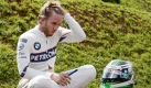 Andere Fahrerschicksale sind dagegen noch ungeklärt. Nick Heidfeld war niedergeschlagen, als sein Arbeitgeber BMW bekanntgab, den Fahrbetrieb in der Formel 1 einstellen zu wollen. Auch Timo Glock hat noch keinen Vertrag für 2010, obwohl sein Toyota-Team beschloss, weiterzufahren. Foto: dpa