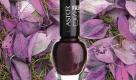 Der Fash'n Studio Color Block Nagellack von Astor strahlt in schönstem Lila auf den Nägeln. Ein leichter Schimmer sorgt für die Extraportion Glamour.  Foto: Astor