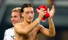 Mesut Özil (r) und Mario Götze sollen gemeinsam in der DFB-Elf spielen. Foto: Roland Weihrauch Foto: dpa