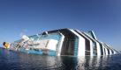 Die gekenterte 'Costa Concordia' vor der Insel Giglio. Foto: UFFICIO STAMPA VIGILI DEL FUOCO Foto: dpa