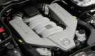 Klotzen statt Kleckern ist auch unter der Haube das Motto. Wie im neuen GT3 von Porsche sieht auch Mercedes-Benz von der momentan populren Turboaufladung ab und setzt auf die bewhrte Saug-Technologie. Foto: news.de