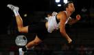 Der Finne Tero Pitkamaki fliegt in der Luft, nachdem er einen Speer bei den IAAF Melbourne Track Classic abgeworfen hat. Foto: ap