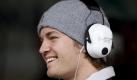 Nico Rosberg muss sich neben Michael Schumacher behaupten. Es ist schon ein bisschen schwierig, räumte der 25-Jährige bereits mit Blick auf das mediale Interesse an der Lichtgestalt ein. Klein beigeben will der Sohn von Ex-Weltmeister Keke Rosberg aber nicht. Denn Rosbergs Ziel ist klar. Natürlich will ich jeden Teamkollegen schlagen, das ist der direkte Vergleich, der Gradmesser - der Fahrer hat dasselbe Material wie ich, sagte er. Foto: dpa