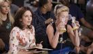 (l-r) Karrierefrau Kate Holbrook (Tina Fey) und ihre Leihmutter Angie Ostrowiski (Amy Poehler) in einer Szene von 'Baby Mama' (undatierte Filmszene). Eine Komödie über eine viel beschäftigte Karrierefrau, die sich eine Leihmutter für ihren Nachwuchs heranholt. Der Film kommt am 20. November in die deutschen Kinos. Foto: Universal Pictures dpa (zu dpa-Kinostarts vom 13.11.2008 - ACHTUNG: Verwendung nur für redaktionelle Zwecke im Zusammenhang mit der Berichterstattung über diesen Film!) +++(c) dpa - Bildfunk+++  Foto: dpa