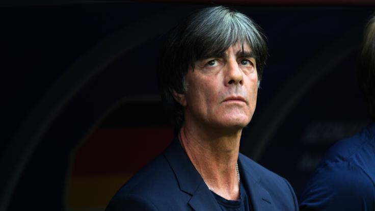 Joachim Löw hat sich auf Grund von Folgeerscheinung eines Trainingsunfalls in stationäre Behandlung begeben.