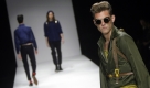 Ein Model zeigt eine Kreation von Carolyn Massey während der Londoner Fashion Week. Foto: ap