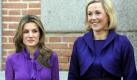 Prinzessin Letizia von Spanien (l.) sieht nicht nur neben der Bundespräsidentengattin Bettina Wulff abgemagert aus. Ihre gesundheitlichen Probleme sind unübersehbar. Die Gründe dafür liegen vermutlich im Verhaltenskodex des strengen spanischen Königshauses und den permanenten Angriffen der Boulevardpresse, die ihren vermeintlich lockeren Lebensstil von einst anprangert. Im Februar 2007 ereilte sie außerdem ein tragischer Schikcsalsschlag: Ihre Schwester Erika beging Selbstmord. Foto: dapd