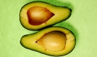 Dunkle und farbige Gemüsesorten wie Spinat, Paprika und Avocados sind von Natur aus reich an Antioxidantien, die gegen eine faltenreiche und schlaffe Haut eingesetzt werden können. Foto: news.de