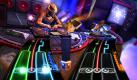 Activision will noch im Herbst dieses Jahres mit DJ Hero 2 durchstarten. Damit sollen aus Wohnzimmern Nachtclubs werden. Laut Activision soll das Spiel neue Maßstäbe bei den Musikspielen setzen. Foto: Activision