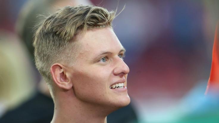 Mick Schumacher hat allen Grund zum Jubeln.