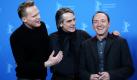 Die Schauspieler Kevin Spacey (von rechts), Jeremy Irons und Schauspieler Paul Bettany werben in Berlin bei den Internationalen Filmfestspielen Berlin für den Film Margin Call. Das Drama, das zu Beginn der Finanzkrise 2008 spielt, läuft im Wettbewerb der Berlinale. Foto: dapd