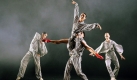 Diese Tänzer hätten vielleicht Chancen beim Klamotten-Award, obwohl Ballett eher zu den schönen Künsten zählt. Foto: dpa