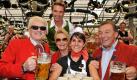Hoch die Tassen: Der Sänger Heino (l), Florian Silbereisen (stehend), Heinos Gattin Hannelore und Karel Gott. Foto: dpa