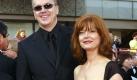 1988 standen Susan Sarandon (1946) und Tim Robbins (zwölf Jahre jünger) für die Komödie Bull Durham gemeinsam vor der Kamera. Die Leinwandromanze setzten sie anschließend im wahren Leben fort - sie hat noch bis heute Bestand. Foto: dpa