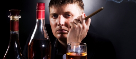 Rauchen, Trinken, &Uuml;bergewicht (Foto)