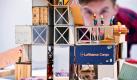 Auf der Ausstellung Container Architektur ist das Ausstellungsobjekt Lotto-Turm des Künstlers Lars Behrendt im NRW-Forum in Düsseldorf zu sehen. Der Container steht für ein neues urbanes Lebensgefühl und zugleich Objekt moderner Baukunst. Aus den Frachtkisten entstehen inzwischen Studentenwohnblocks, preisgekrönte Wohnhäuser oder Kreuzfahrtterminals. Foto: dpa