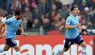 Lazios Hernanes (r) jubelt nach seinem Führungstreffer. Foto: Ettore Ferrari Foto: dpa
