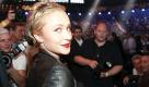 Hayden Panettieres Mitfiebern für den Bruder ihres Freundes Wladimir hat sich gelohnt. Vitali Klitschko gewann seinen Kampf gegen Shannon Briggs klar nach Punkten. Foto: ap