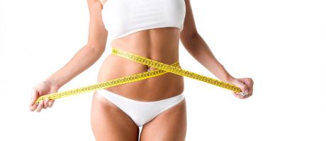 Schlanker und straffer Bauch (Foto)