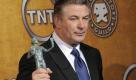 US Actor Alec Baldwin poses with the Male Actor In A Comedy Series award for his role in '30 Rock' at the 16th Annual Screen Actors Guild Awards at Shrine Auditorium in Los Angeles, California, USA, 23 January 2010. The Screen Actors Guild honors excellence in five film and eight prime time television categories. EPA/PAUL BUCK +++(c) dpa - Bildfunk+++ Foto: dpa