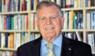 Erwin Teufel (CDU) übernimmt das Ruder 1991 und führt die politischenGeschicke des Landes bis 2005. In seiner Amtszeit fusionieren die beiden regionalen Energieversorger zur EnBW und die beiden Sendeanstalten SDR und SWF zum Südwestrundfunk. Des Weiteren setzt sich Teufel für die Bildung der baden-württembergischen Landesbank (LBBW) ein und forciert den Bau der neuen Stuttgarter Messe. Foto: dpa