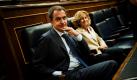 Spaniens Premierminister Zapatero und Finanzministerin Elena Salgado haben sichtlich Mühe gute Miene zu der angespannten finanziellen Lage des Landes zu machen. Während der heutigen Sondersitzung des Parlaments wurde die Schuldengrenze auf den Weg gebracht. Die Europäische Union will alle Mitgliedsländer zu einer Schuldenbremse zwingen, um Staatspleiten zu verhindern. Foto: dapd