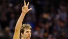 Dirk Nowitzki hat die Talfahrt der Mavericks gestoppt. Foto: Larry W. Smith Foto: dpa