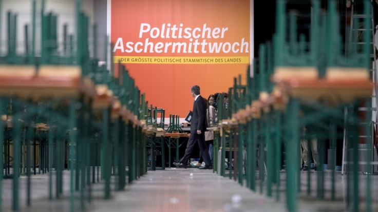 Der politische Aschermittwoch 2018 wird ohne Horst Seehofer und Martin Schulz stattfinden.