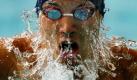 Der Japaner Ryo Tateishi bei seinem 4 x 100-Meter Staffelschwimmen bei den East Asian Games in Hong Kong. Foto: ap