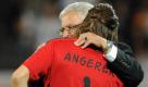 Auch Torfrau Nadine Angerer brauchte Trost vom DFB-Chef.
 Foto: dapd