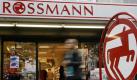 Die Drogeriekette Rossmann ist nach der Insolvenz des Konkurrenten Schlecker inzwischen zum zweitgrößten deutschen Anbieter von Haushalts-, Hygiene- und Pflegeartikeln aufgestiegen. Foto: Roland Weihrauch Foto: dpa
