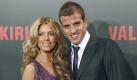Sylvie und Rafael van der Vaart sind seit 2005 miteinander verheiratet. Das Model und der Fußballer sind in den Niederlanden so populär, dass die Vermählung sogar live im TV gesendet wurde. Nach ihrer schweren Krebserkrankung kann sich Sylvie van der Vaart eine zweite Hochzeit mit Rafael vorstellen. Auch in Sachen Nachwuchs sind die Planungen noch nicht abgeschlossen. Zu gern würde die 30-Jährige ihrem Sohn Damian (4 Jahre) ein Geschwisterchen schenken. Foto: dpa