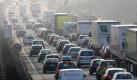 Die roten Bremslichter des Vordermanns könnten Autofahrer an diesem Wochenende wieder öfter zu sehen bekommen. (Bild: Jan-Peter Kasper/dpa) Foto: dpa