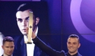 Theo Hutchcraft (R) and Adam Anderson of British band Hurts receive the 2011 Echo Music Award in the category International Newcomer Of The Year at the 20th Echo Awards ceremony in Berlin, Germany, 24 March 2011. The Echo Music Award is presented in 25 categories. Photo: Soeren Stache dpa/lbn +++(c) dpa - Bildfunk+++  Foto: dpa