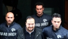 Der Präsident des italienischen Drittligisten Potenza SC, Giuseppe Postiglione (Mitte), wird von der Polizei abgeführt. Foto: dpa
